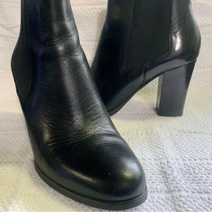 Michael Kors size 8 medium